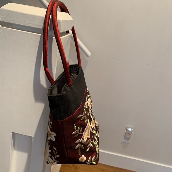 Burgundy Embroidered Thai Silk Hand Bag. 7.5” tall x 6” wide x 4.5” deep - Picture 4 of 5